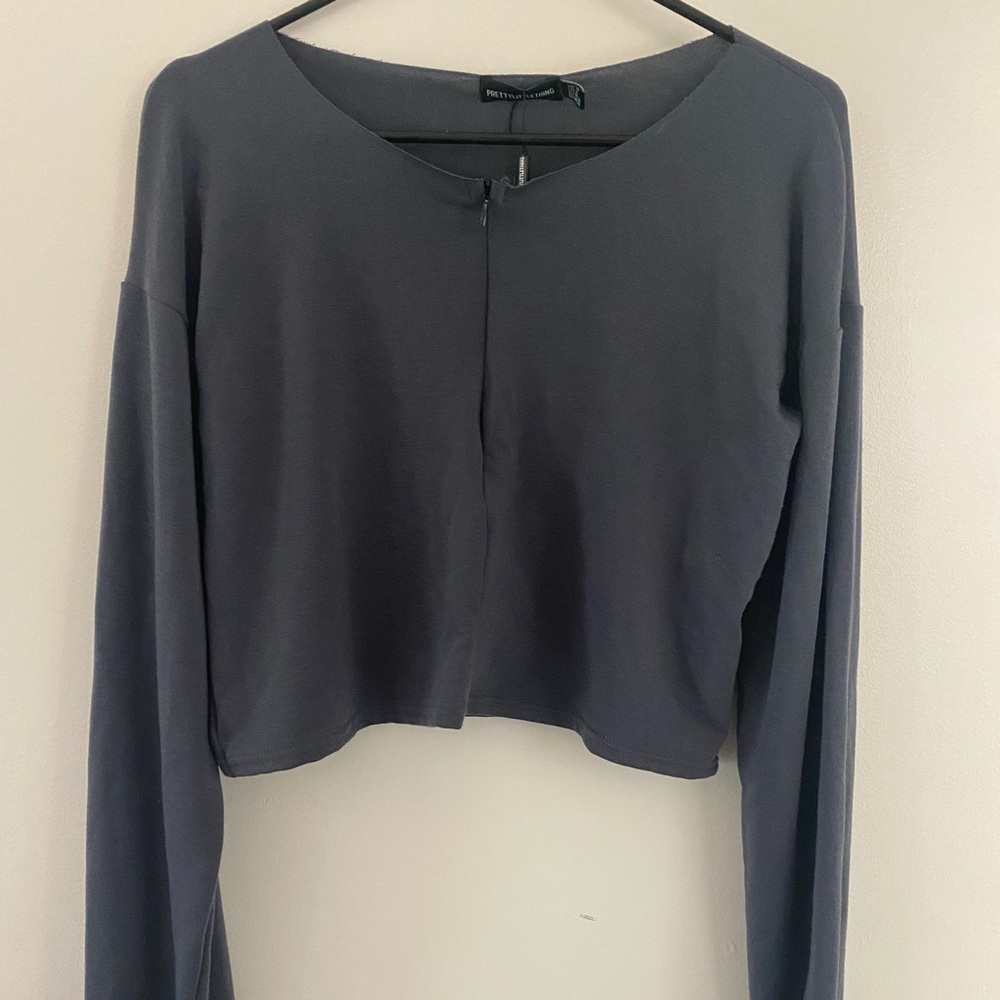 Pretty little thing Long sleeve .